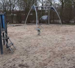 Spielplatz bei der Schule