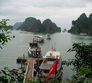 Halong-Bay, vor der Höhle