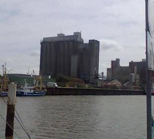 Husumer Industrie am Außenhafen