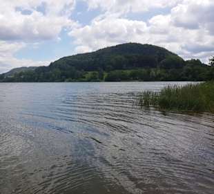 Am Ufer entlang
