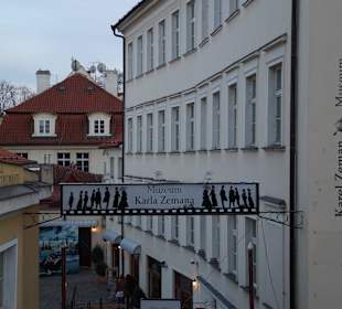 Blick von der Karlsbrücke zum Karel Zeman Museum