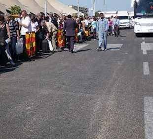 Chaos Flughafen Hurghada