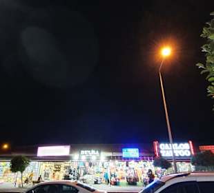 Viele Geschäfte in Kumköy