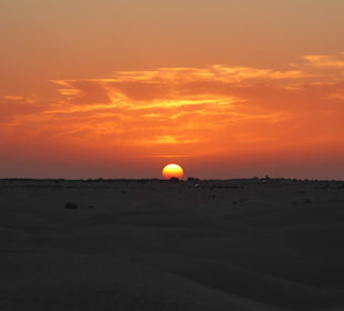 Sonnenuntergang im Wüstencamp "Dunes Insolithes"