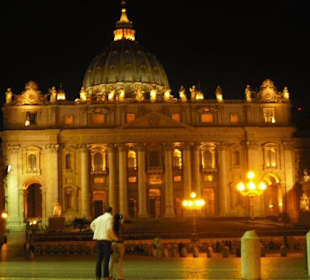 Watykan nocą