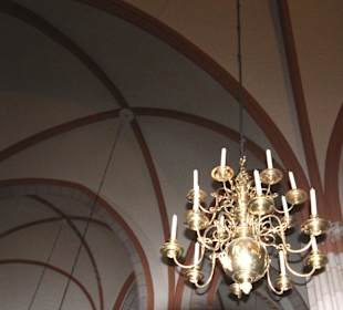 Leuchter und Gewölbe
