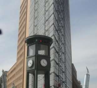 Erste Ampel am Potsdamer Platz