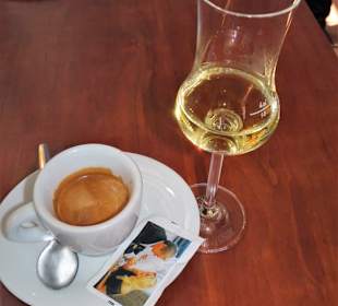 Espresso und Grappa als Abschluß