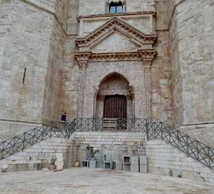 Triumphartiges Hauptportal