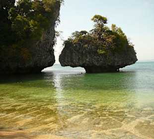 Felsformation bei Hong Island