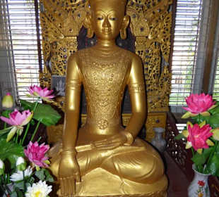 In einem anderen Raum befindet sich dieser Buddha
