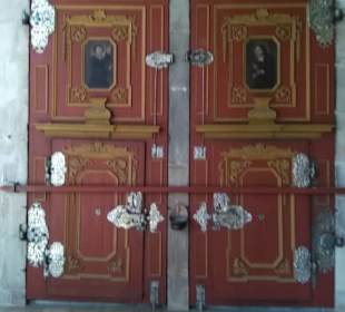 Einer der Eingänge im Münster