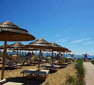 Mit Bambus Sonnenschirme