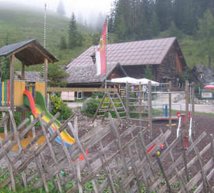 Spielplatz und Souvenirladen bei der Unterhofalm