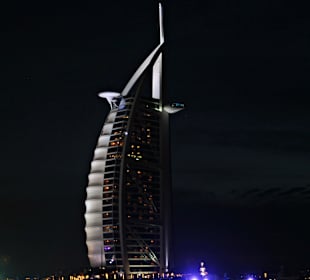Burj Al Arab bei Nacht 