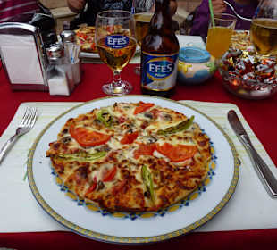 Lecker Pizza