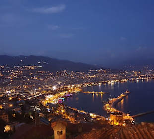 Burg Alanya - Blick auf den Hafen