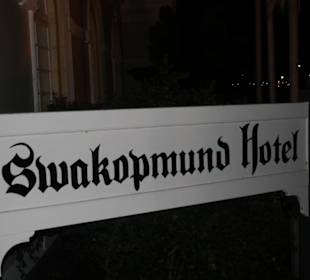 Eingangsschild an Hotel & Restaurant