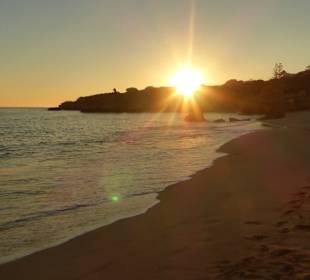 An der Praia Sao Rafael zum Sonnenuntergang