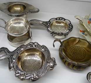 Teesiebe im Teemuseum