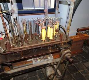 Rundgang durch die Maschinenhalle der Tuchfabrik