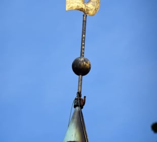 Die Kirchturmspitze der Liebfrauenkirche