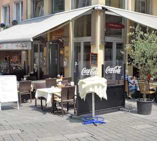 Außenansicht der Osteria Vetro