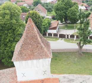 Blcik von oben auf Wehrturm