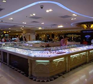 Im Shoppimgcenter unterwegs