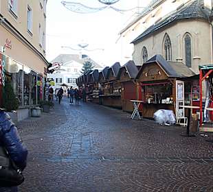Weihnachts- und Silvestermarkt rund um St. Jakob