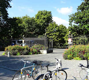 Mit der Mini Train durch die Innestadt von Genf.
