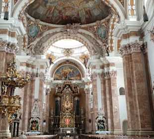 Innenraum zum Hochaltar