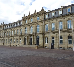  Neues Schloß