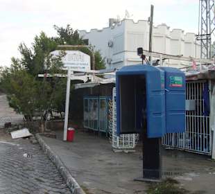 Vorm Market, oblig. Telefonzelle