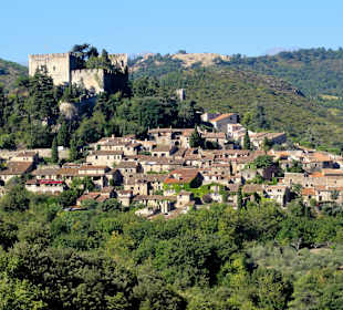 Blick auf Castelnou von der Zugangsstraße