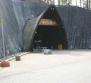 Eingang vom Santa Park