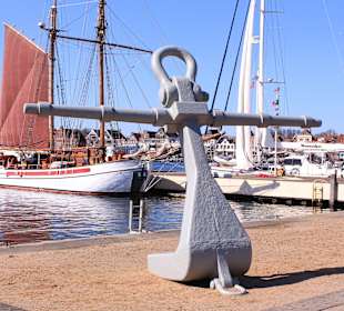 Der Anker vor dem Rosenhof