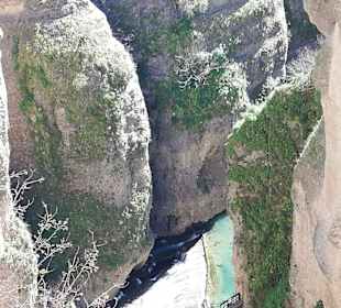 Schlucht über 100m tief