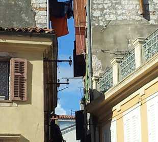 Enge Gasserln in der Altstadt Umag