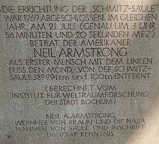 Platz An Groß St. Martin: Bei der Schmitz-Säule