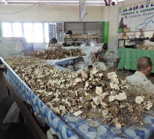 Auf dem Markt von Suva