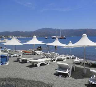 Der kleine aber schöne Strand der Infinity