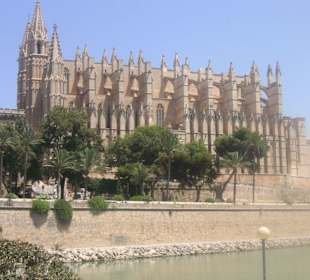 Kathedrale von der Seite