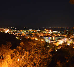 Cast.d.Pesc. bei Nacht von der Burg aus.