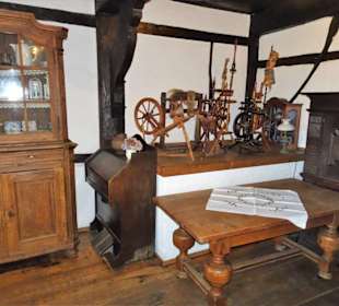 Rundgang durch den Gräftenhof des Freilichtmuseums