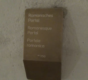 Romanisches Portal