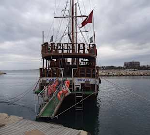 Kleiner Hafen neben dem Hotelstrand