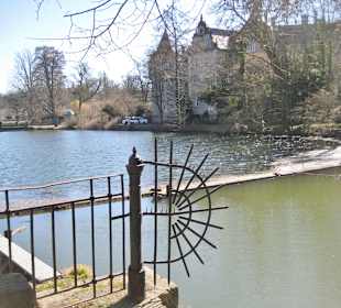 Blick über die Graft zum Schloss 