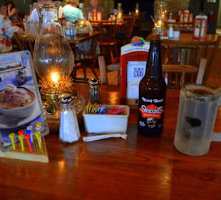 Cracker Barrel Old Country Store & Restaurant