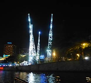 Skyline von Singapur vom Wasser aus gesehen